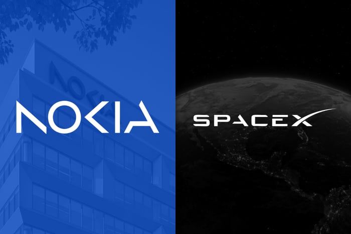 Nokia and SpaceX logos side by side.
