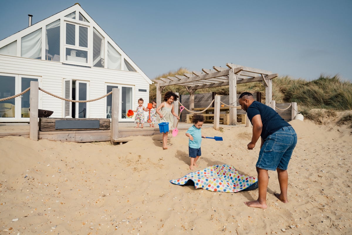 airbnb vacation rental home real estate beach-1200x800-5b2df79