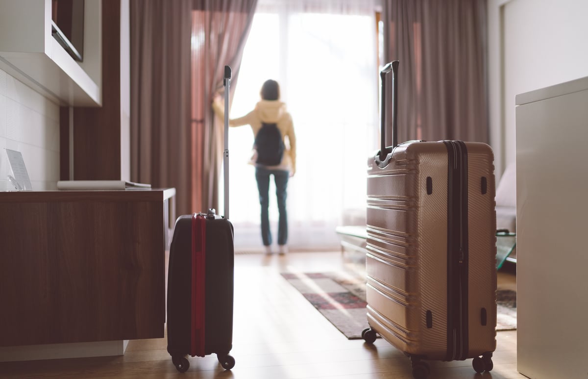 travel luxury hotel airbnb vacation-1201x773-5e40324