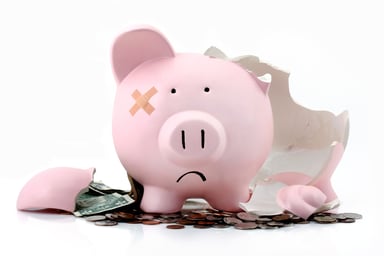 23_09_25 A broken piggy bank, representing bad investment news _MF Dload