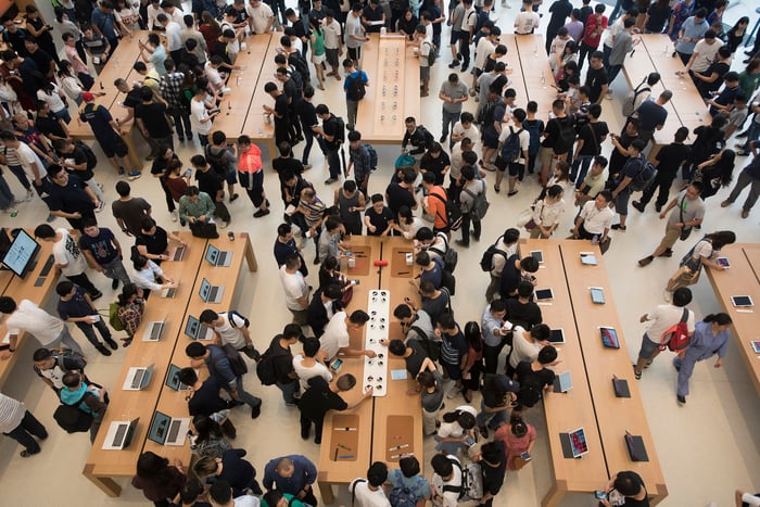 A crowded Apple store.