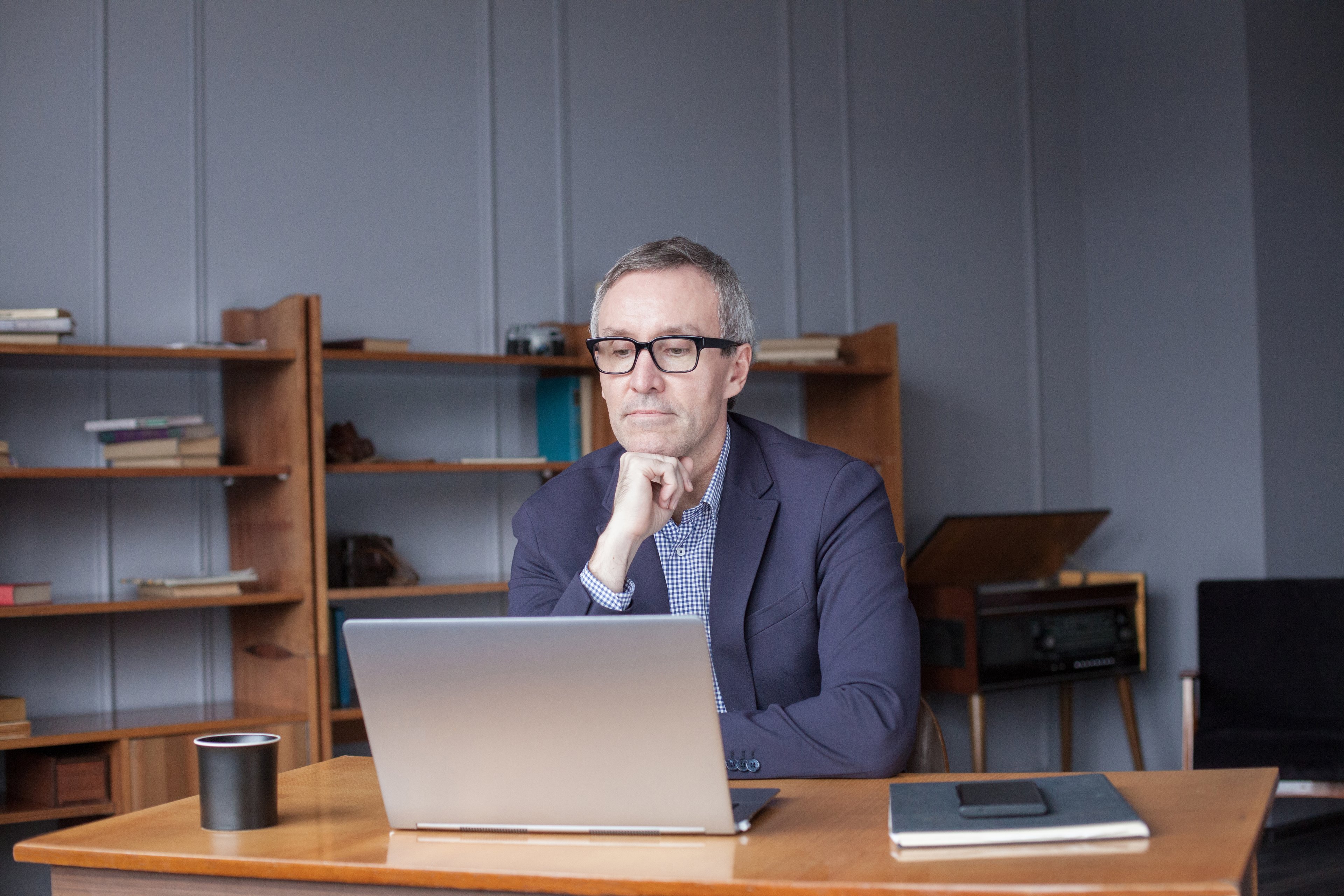 older man laptop GettyImages-1457324752