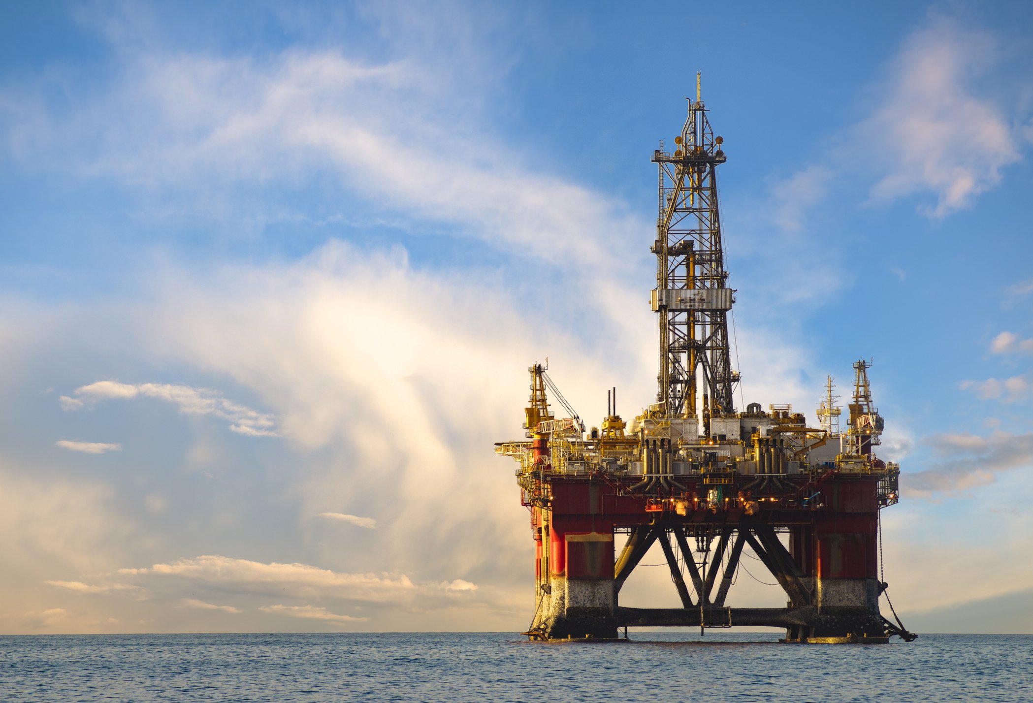 oil rig on the ocean (2)