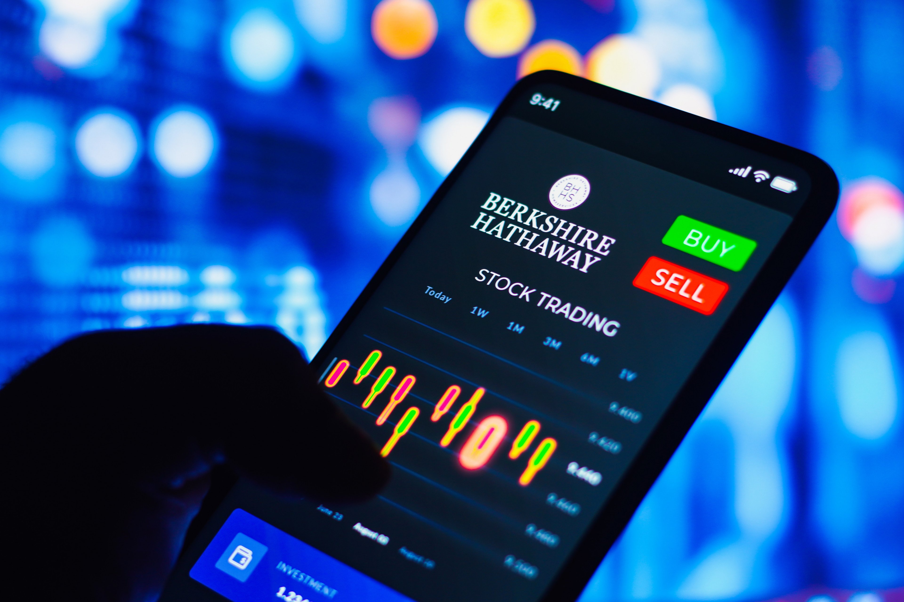 berkshire-hathaway-trading-app-phone-getty