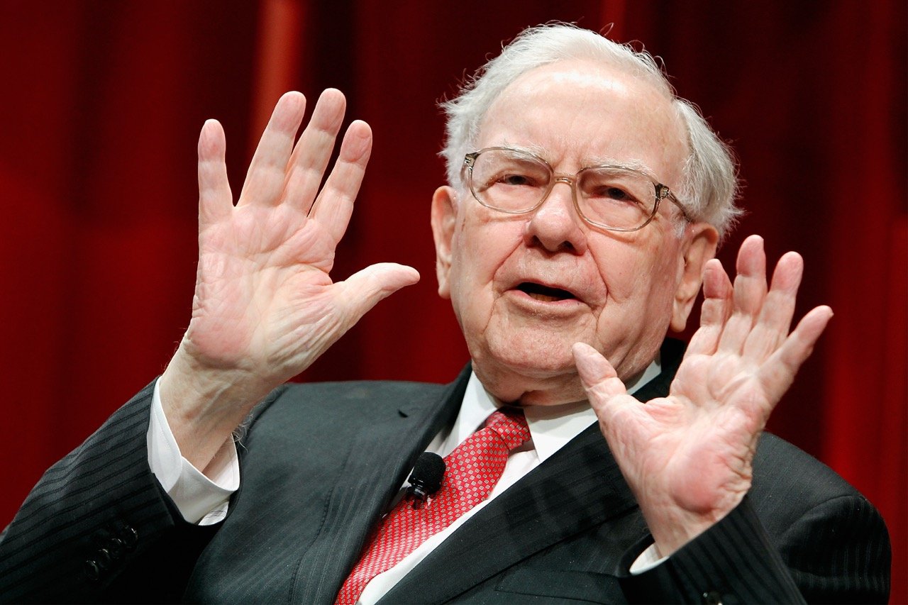 Warren Buffett_Berkshire Hathaway Inc_Chairman & CEO_imageSource_Getty Images_42