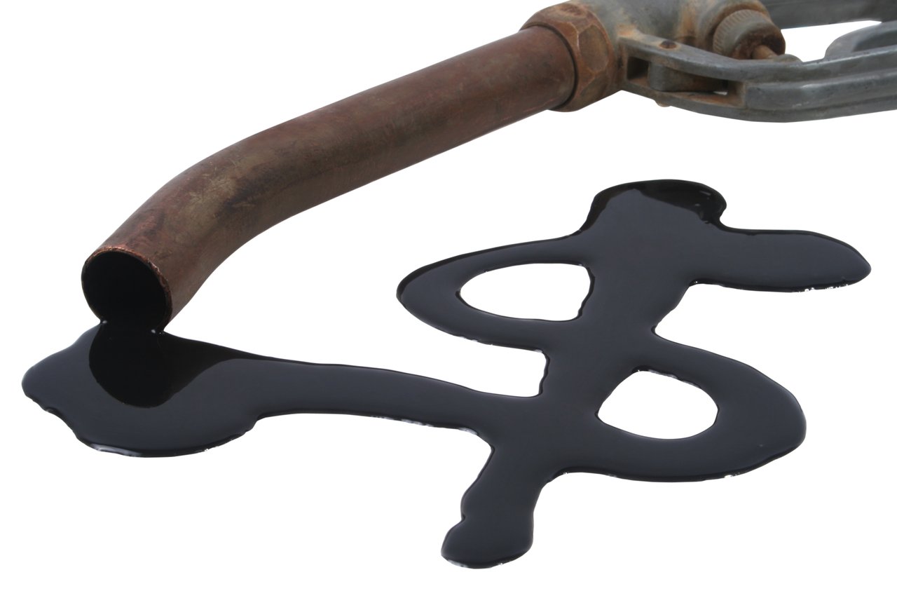26_10_19 Oil making a dollar sign as it leaks out of a pipe _GettyImages-173019772-1280x853-c533c3e