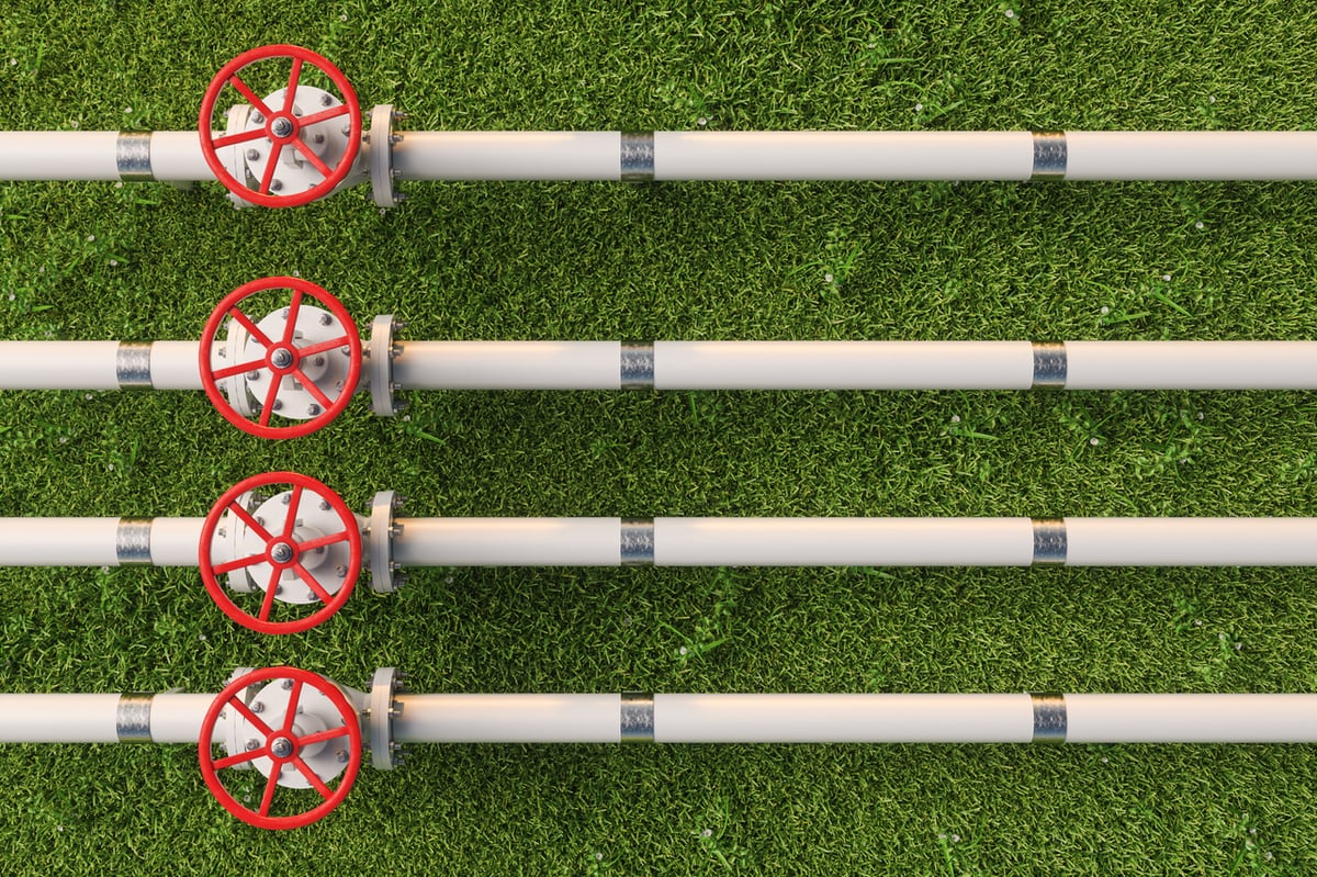 Energy Transfer vs. Kinder Morgan: Which Natural Gas Pipeline Stock Is the Better Buy for the AI Power Boom?