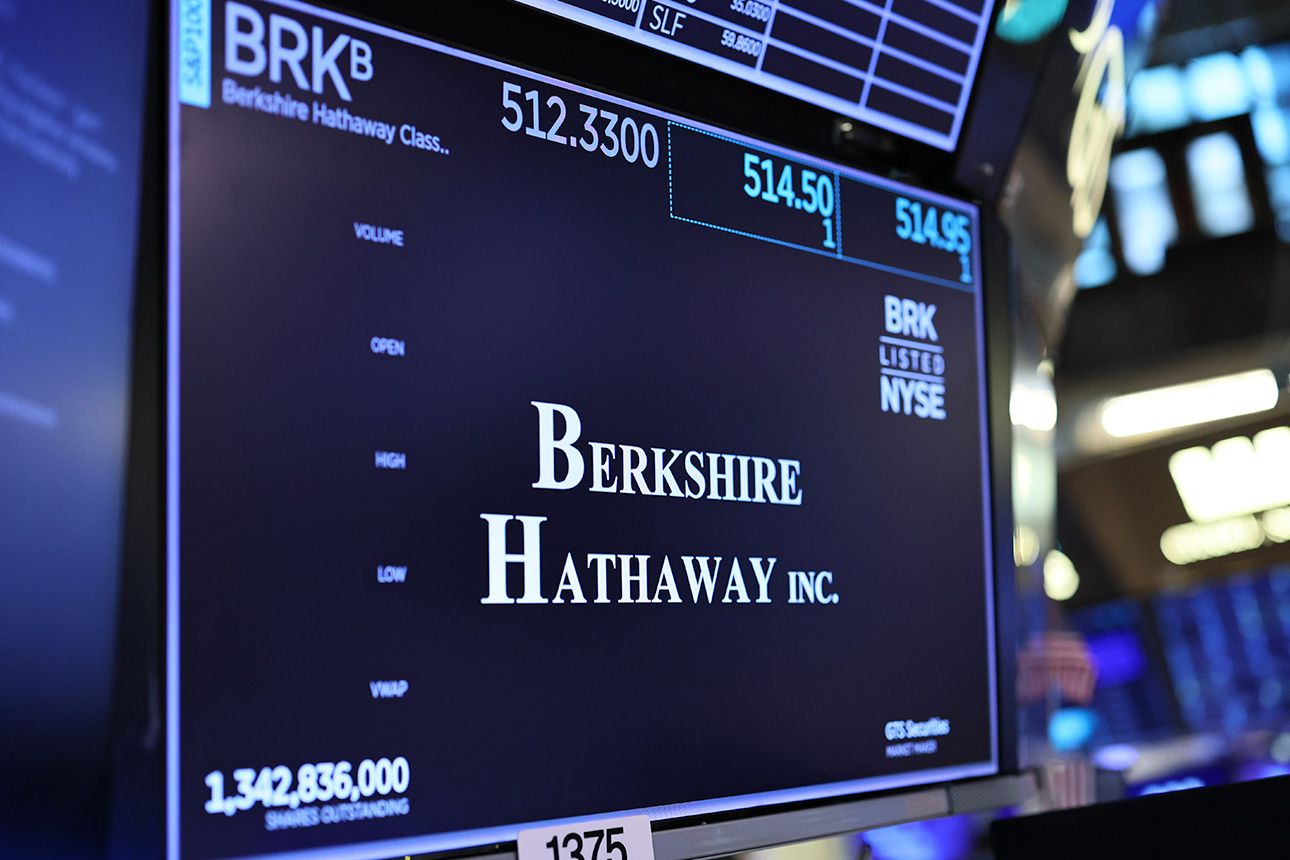 Berkshire_Hathaway_NYSE_display_Berkshire_Hathaway_Inc_imageSource_Getty_Images_326